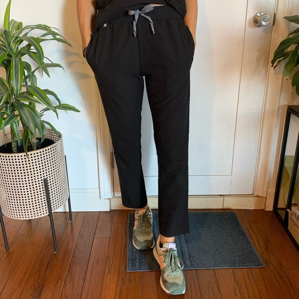 Figs Technical Collection Scrub Pants in black